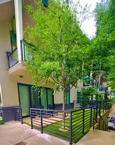 Contemporary railing design for commercial property in Atlanta